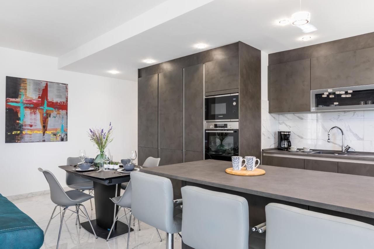 Elysian Zen Luxury Apartment - Two Bedroom Apartment With Terrace And Sea View سبليت المظهر الخارجي الصورة